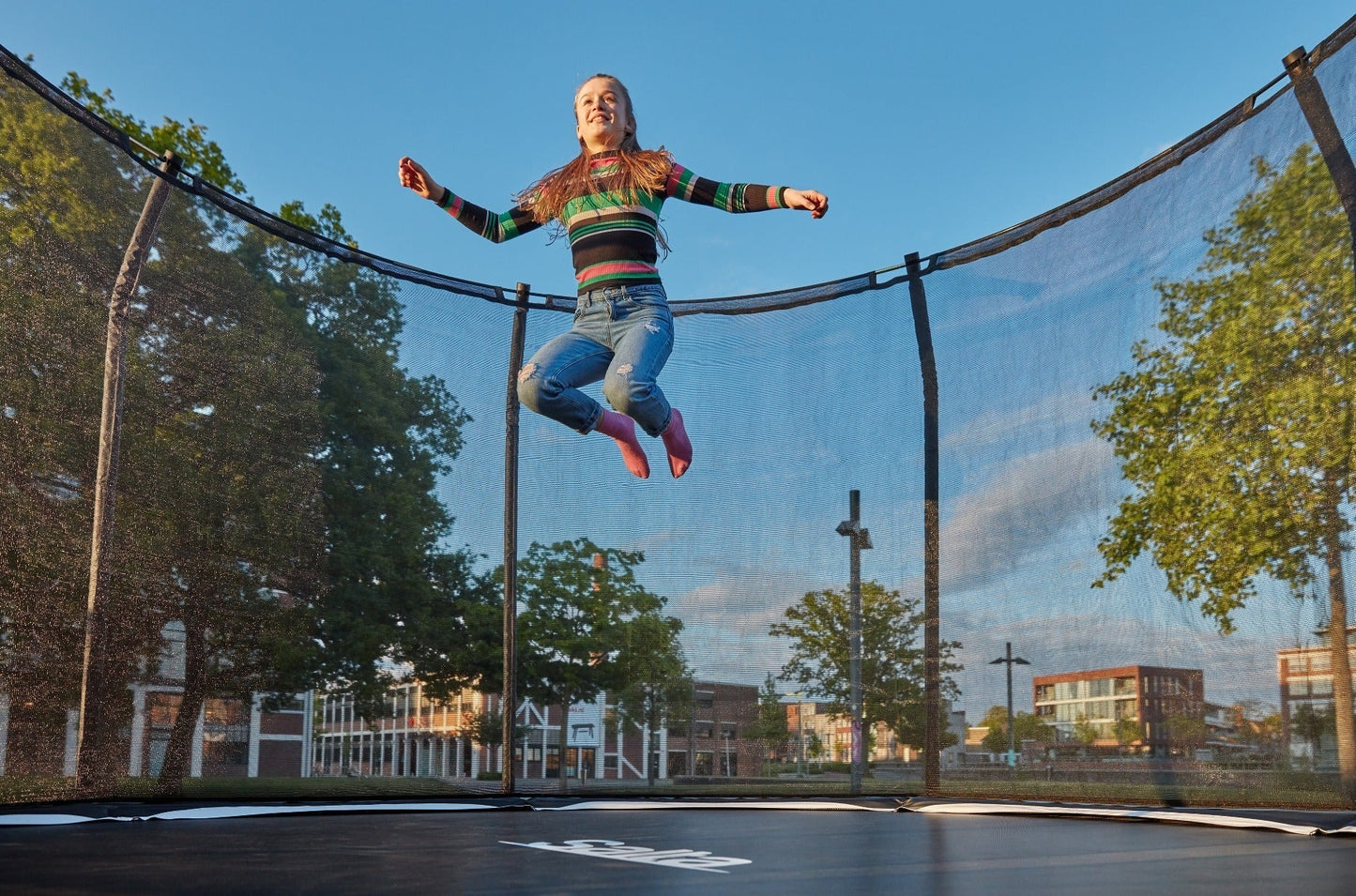 10ft Salta Black Round Premium Edition Trampoline with Enclosure - SGP Garden Ltd