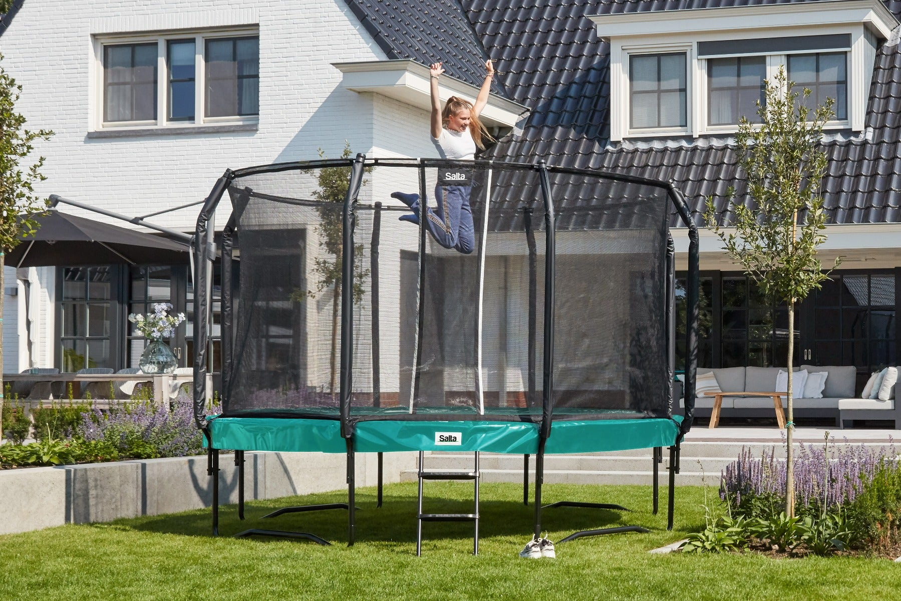 10ft Salta Green Round First Class Edition Trampoline with Enclosure - SGP Garden Ltd