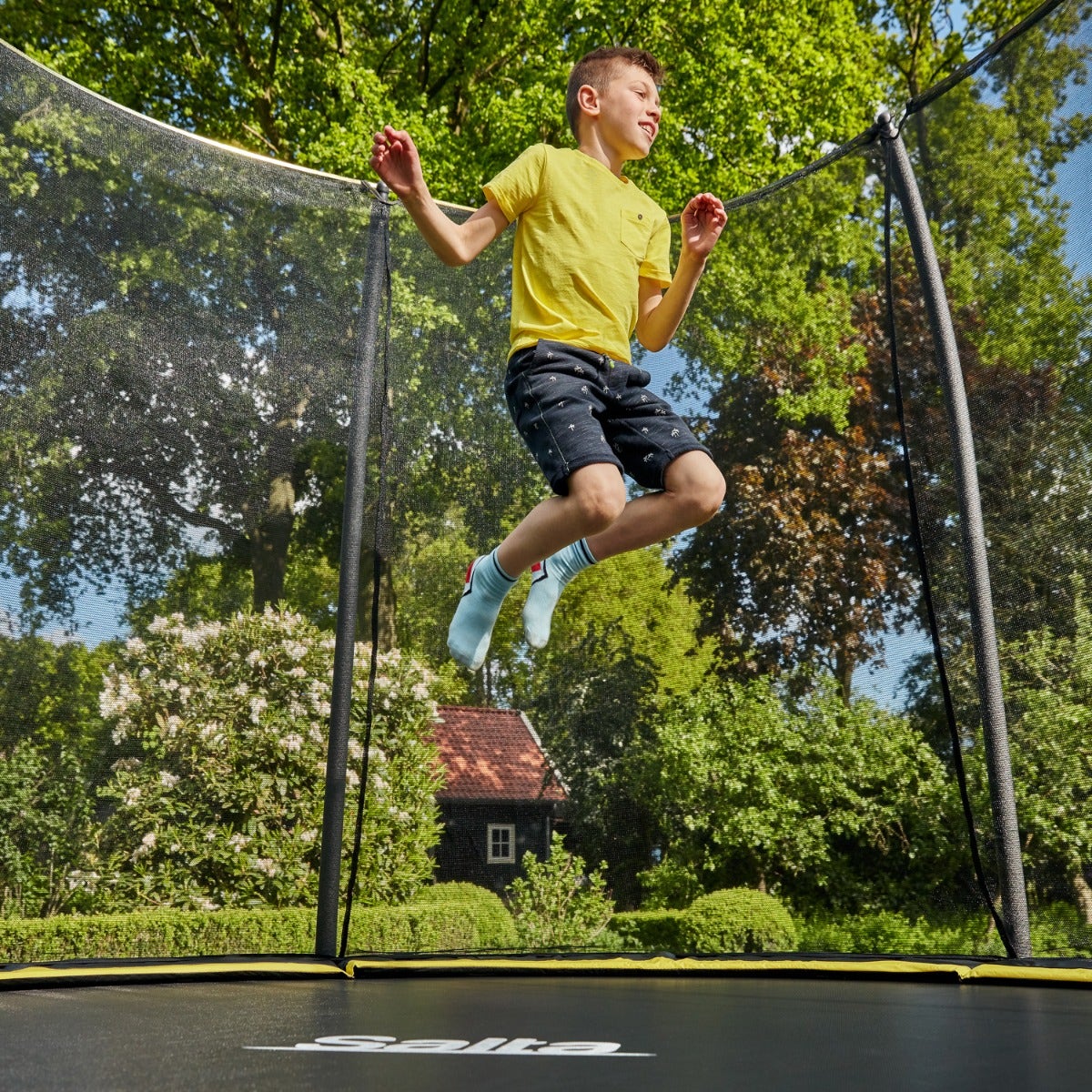 12ft Salta Black Round Comfort Edition Trampoline with Enclosure - SGP Garden Ltd
