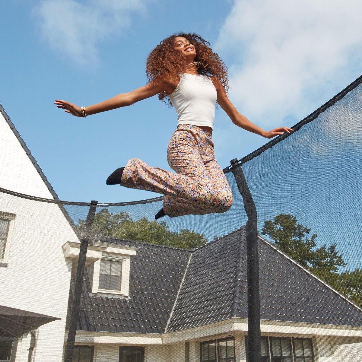 12ft Salta Green Round First Class Edition Trampoline with Enclosure - SGP Garden Ltd