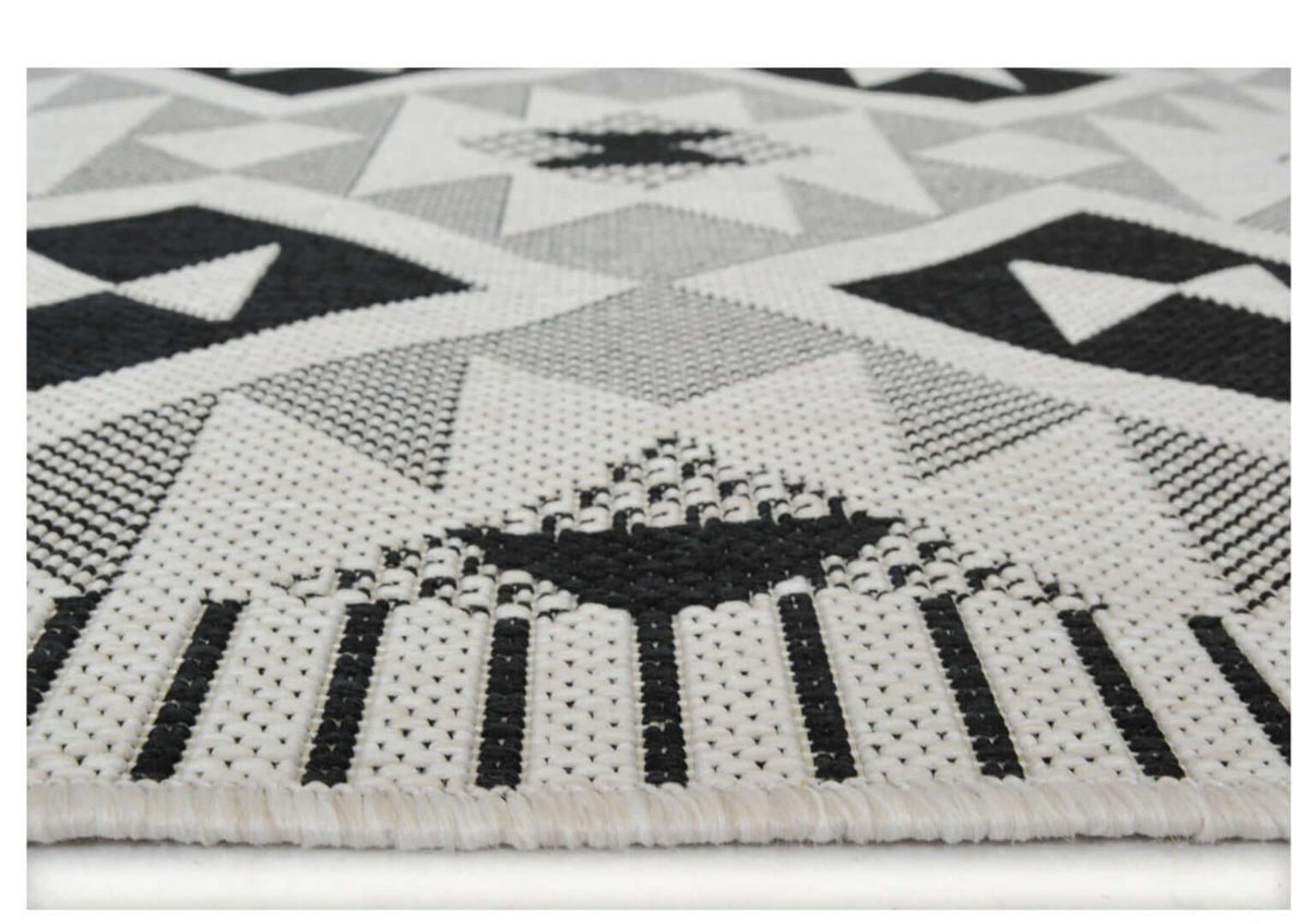 County Geo Chequer Indoor/Outdoor Rug | 11182A - SGP Garden Ltd