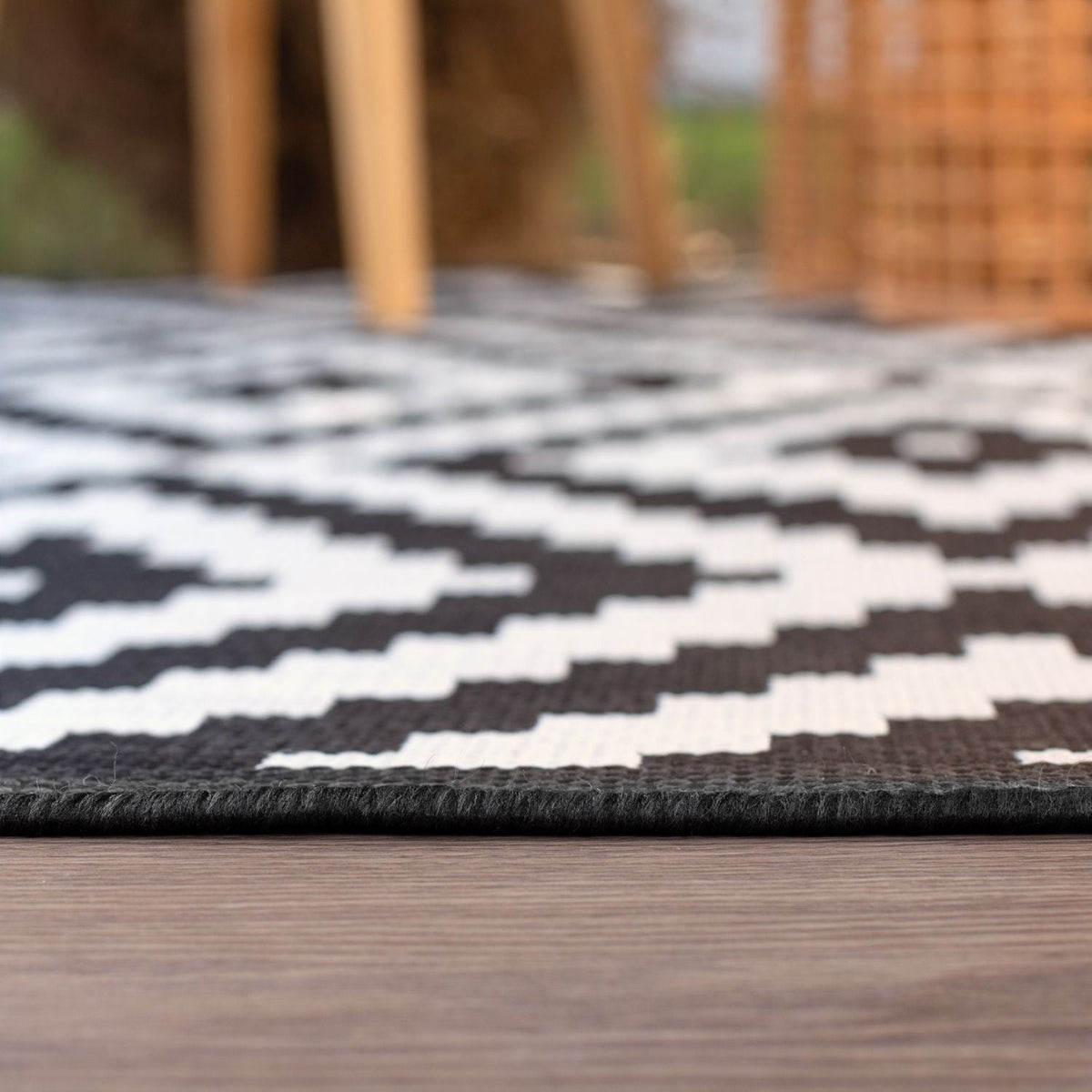 Ecology Outdoor Rug Black | 100bl - SGP Garden Ltd