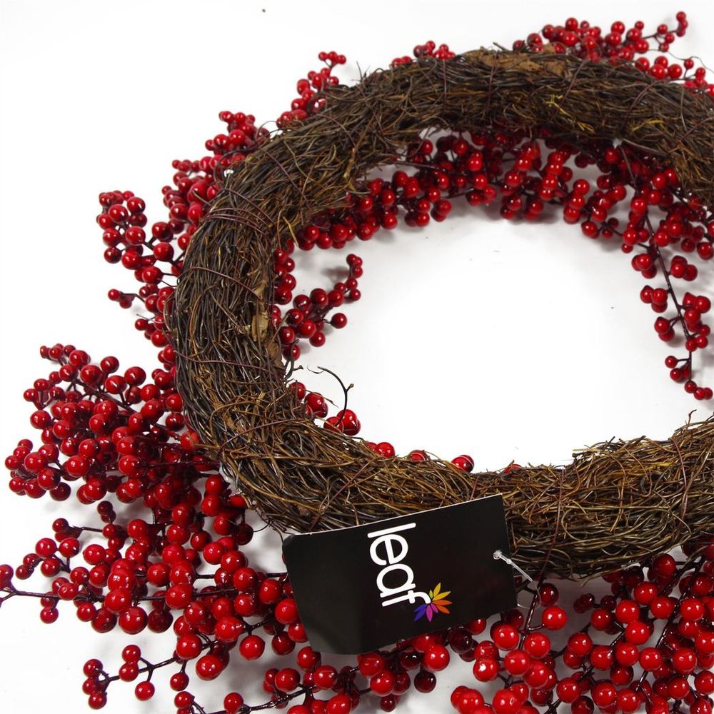 Extra Large Luxury Christmas Red Berry Wreath: 60cm (24") Diameter - Perfect for Door Décor - SGP Garden Ltd