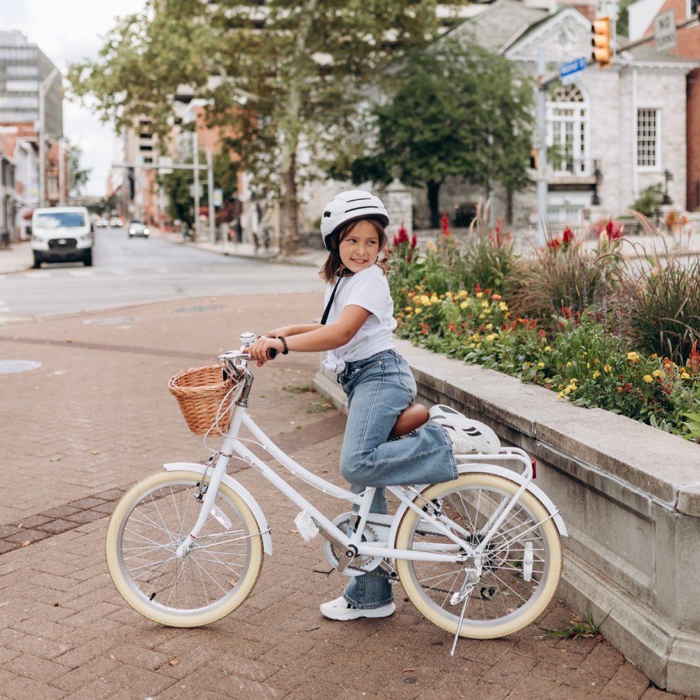 Discover the Glerc 24 Inch Beach Cruiser Hybrid Kids Bike! Perfect for fun rides and adventures