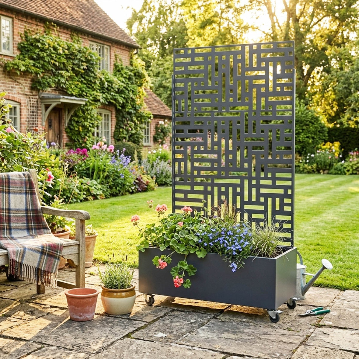 Metal Indoor/Outdoor Privacy Screen with Plant Pot - Maze - SGP Garden Ltd
