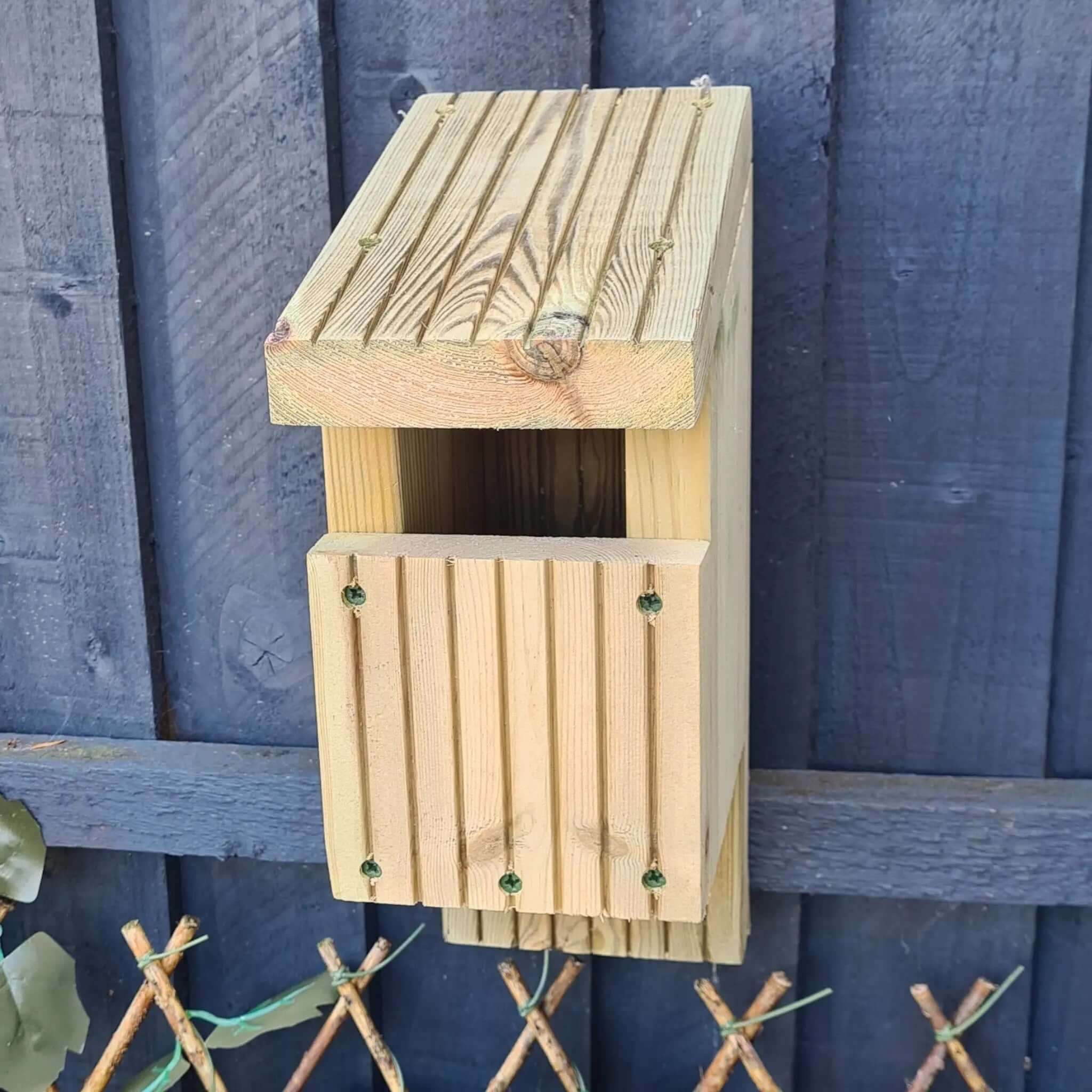 open faced nesting box for birds - SGP Garden Ltd