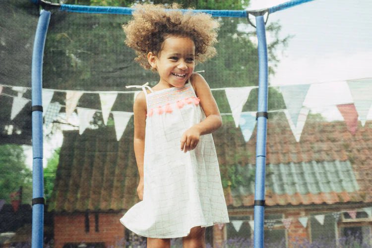 Plum 7ft Junior Jumper Trampoline & Enclosure - SGP Garden Ltd