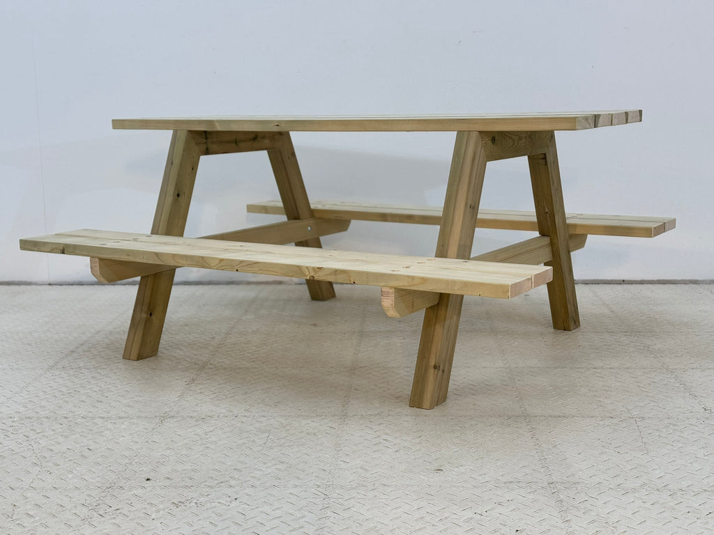 Premium Classic Pub Style Bench - Heavy Duty - SGP Garden Ltd