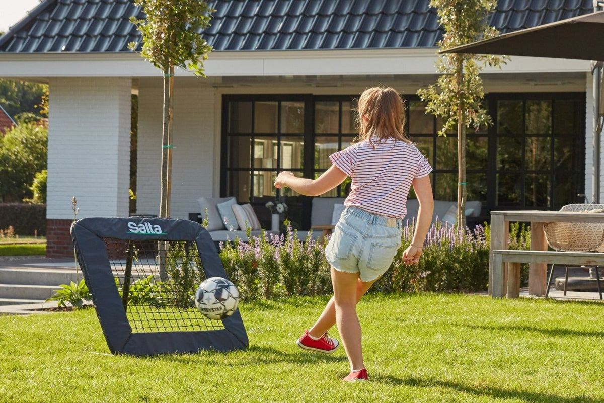 Salta 124cm x 124cm Motion Rebounder - SGP Garden Ltd