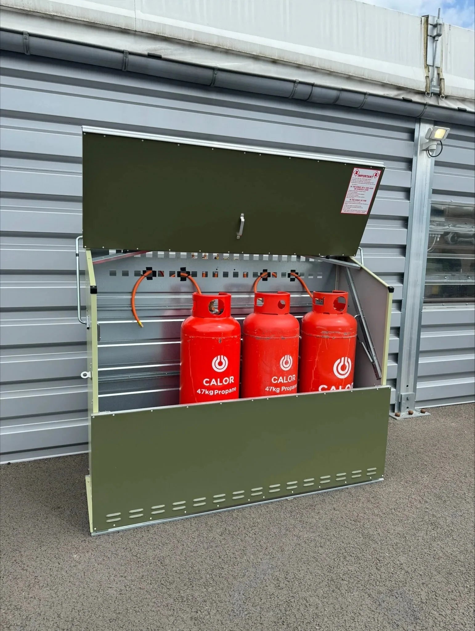 Trimetals Senturion 4 × 47kg LPG Bottle Store - SGP Garden Ltd