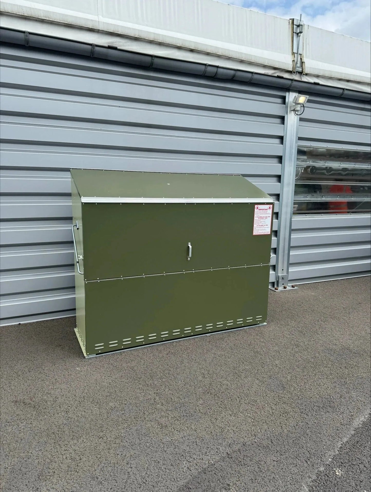 Trimetals Senturion 4 × 47kg LPG Bottle Store - SGP Garden Ltd